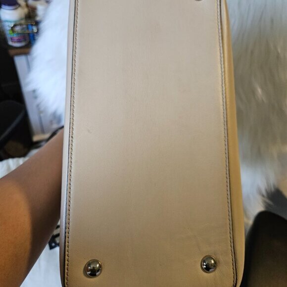 SOLD Fendi 2jours Leather Authenticated - Picture 10 of 16